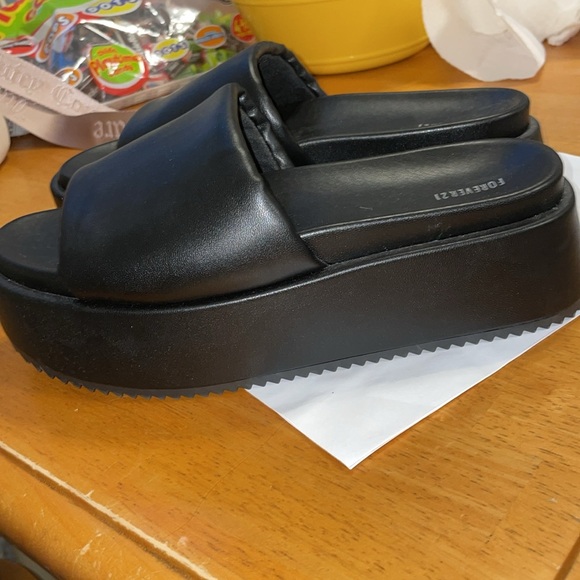 Forever 21 Black Platform Sandals - Picture 3 of 3